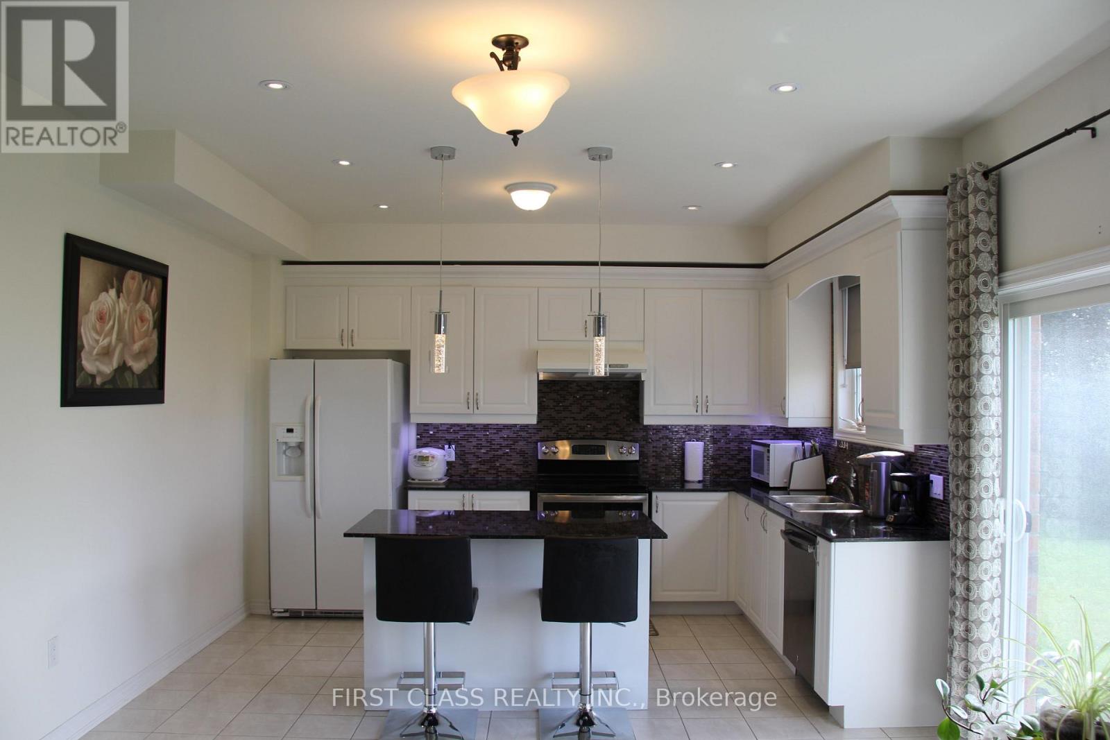 69 Promenade Drive, Whitby, ON photo 4