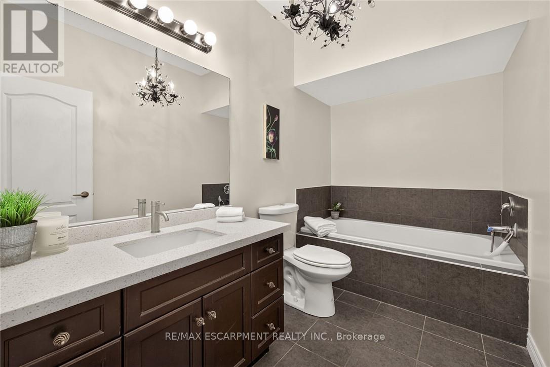 14 Ecker Lane, Hamilton, ON photo 23