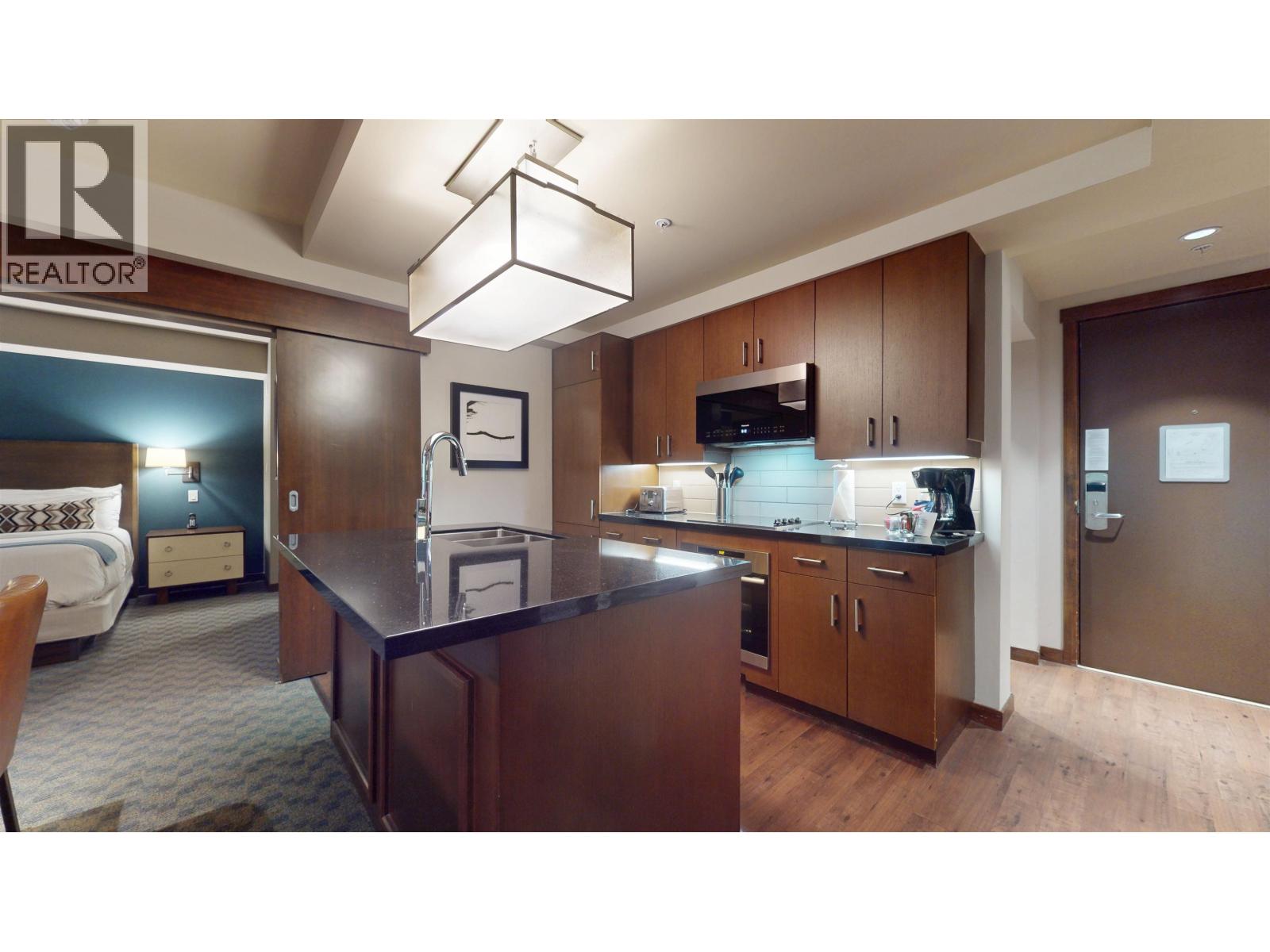 213B 2020 LONDON LANE, Whistler - Image 1