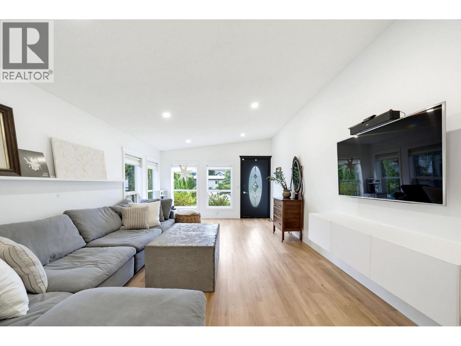 7241 46 Street NE, Salmon Arm - Image 1