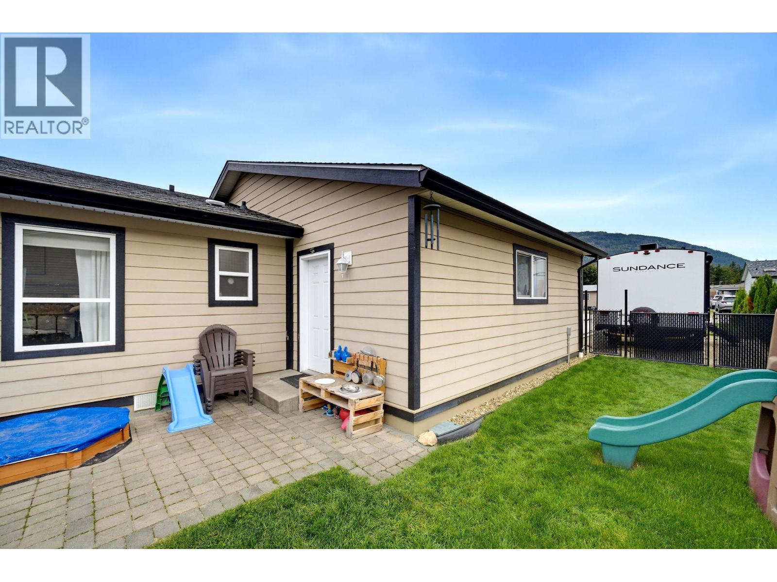 7241 46 Street NE, Salmon Arm - Image 1