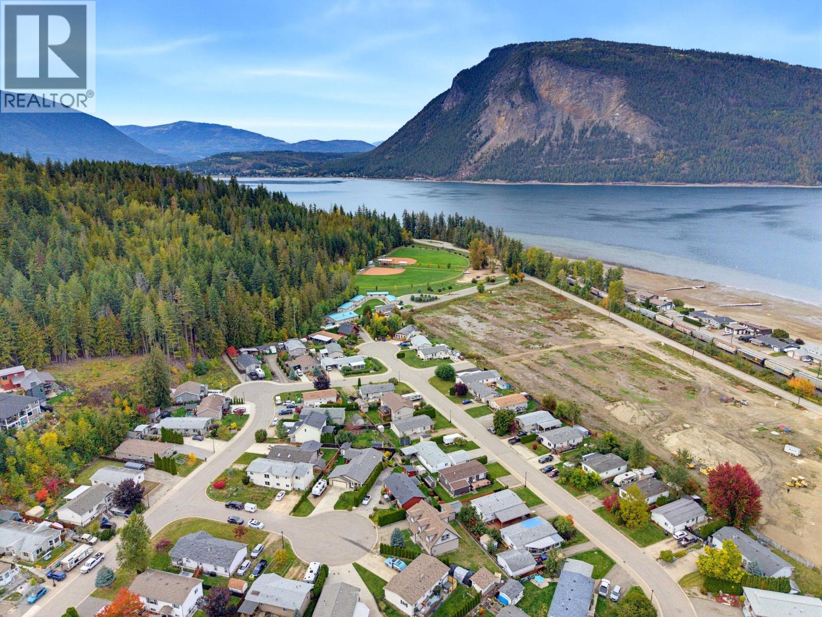 7241 46 Street NE, Salmon Arm - Image 1