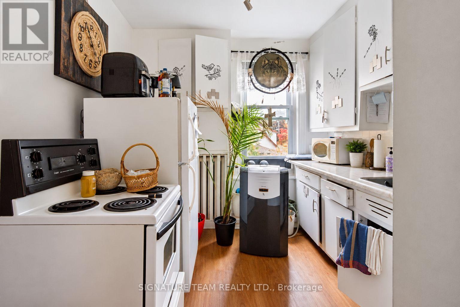 256 MAPLE AVENUE - Image 14