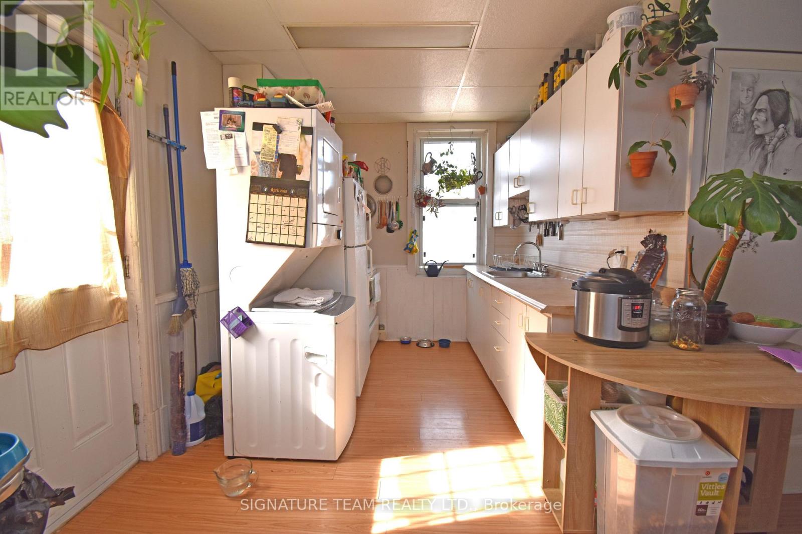 256 MAPLE AVENUE - 8