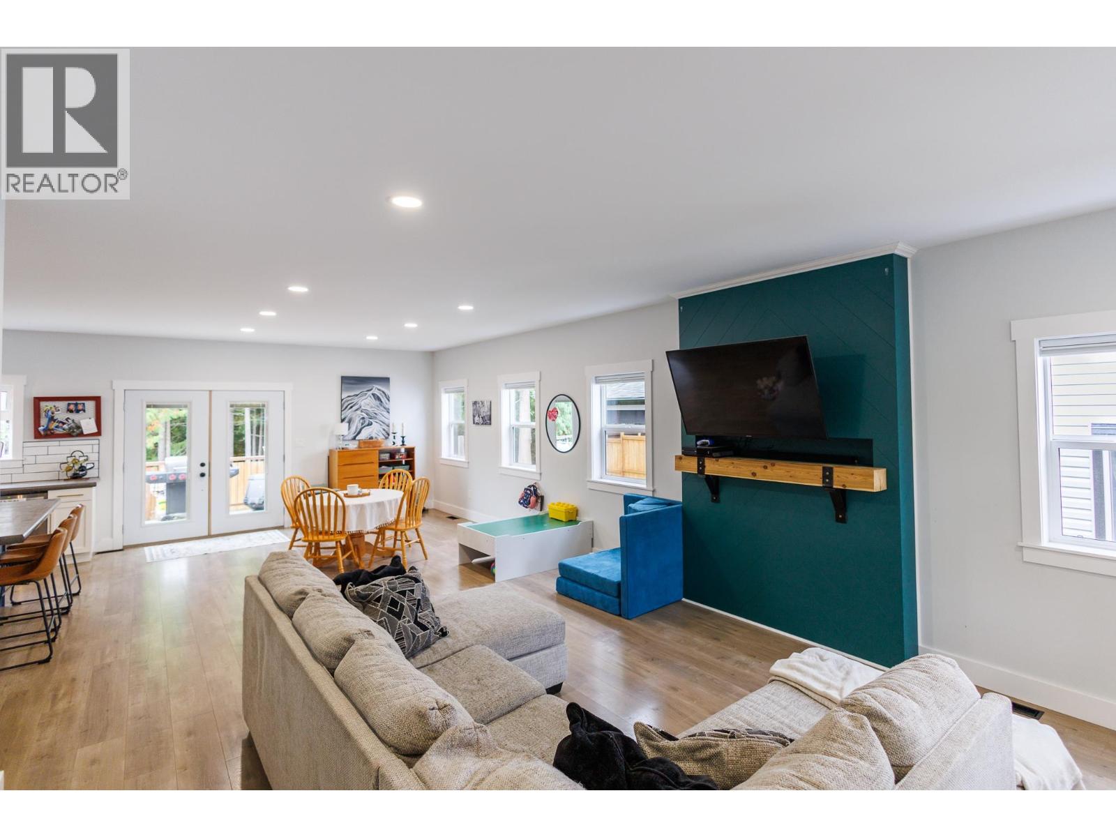 #B 4005 BENNER STREET - Image 10