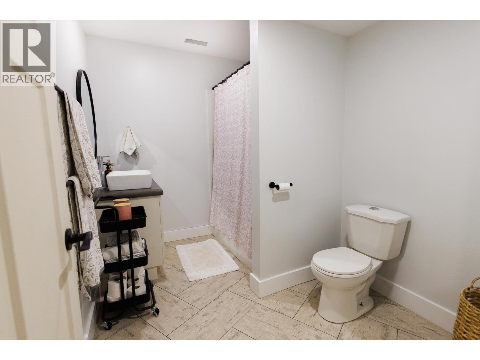 #B 4005 BENNER STREET - 21