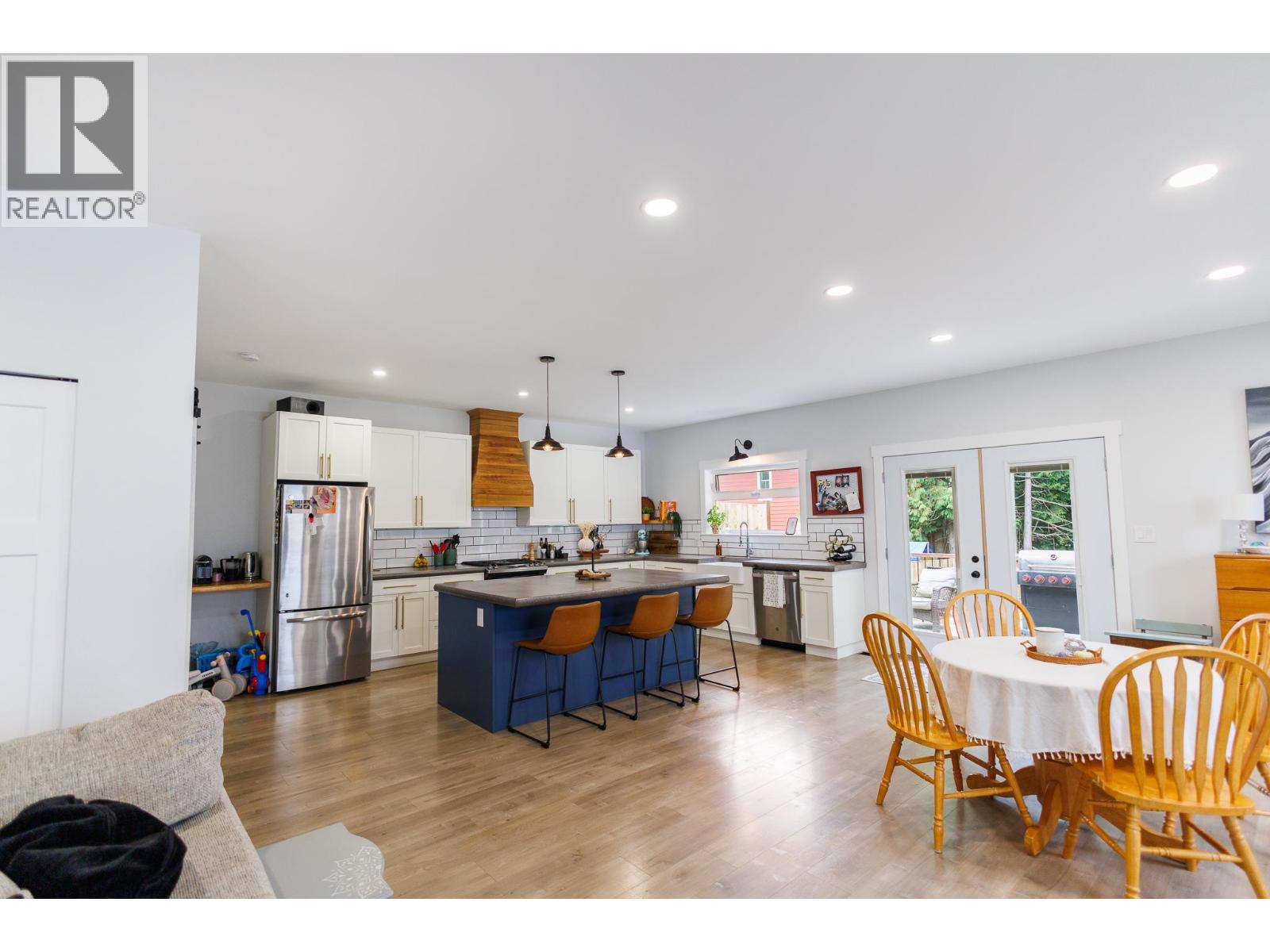#B 4005 BENNER STREET - 5
