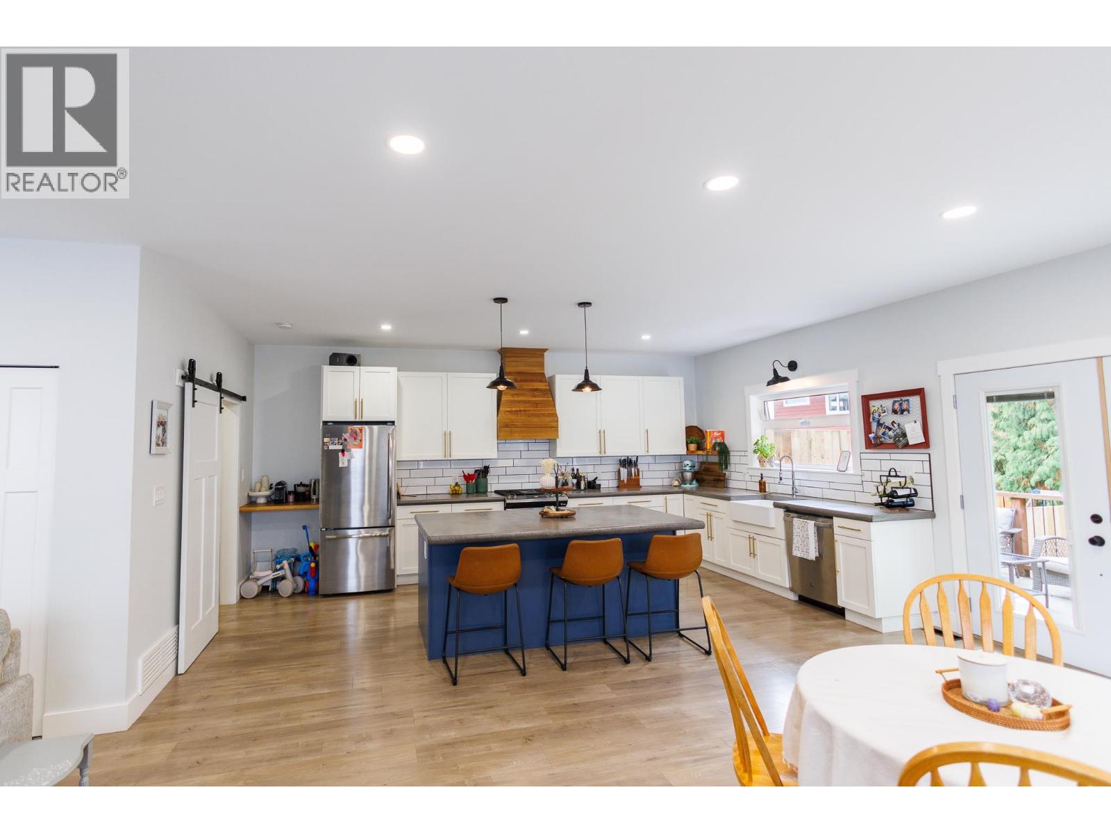 #B 4005 BENNER STREET - 6