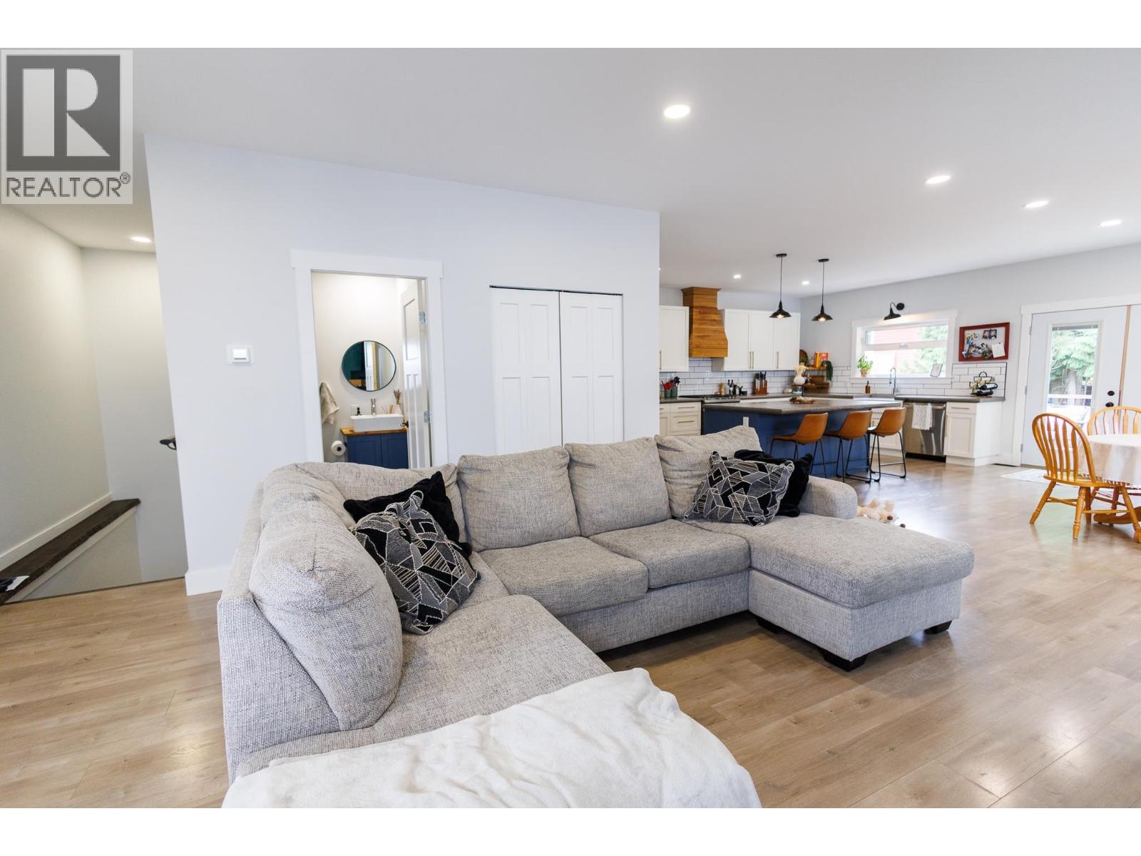 #B 4005 BENNER STREET - Image 8