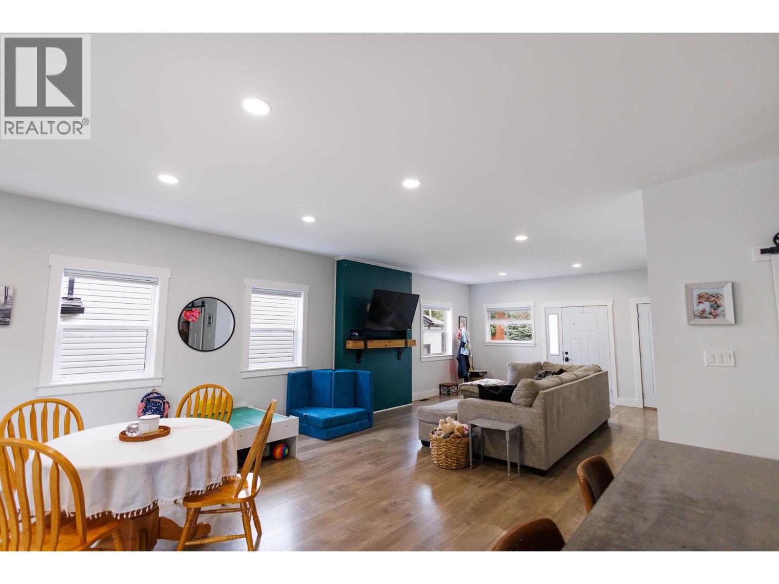 #B 4005 BENNER STREET - Image 9