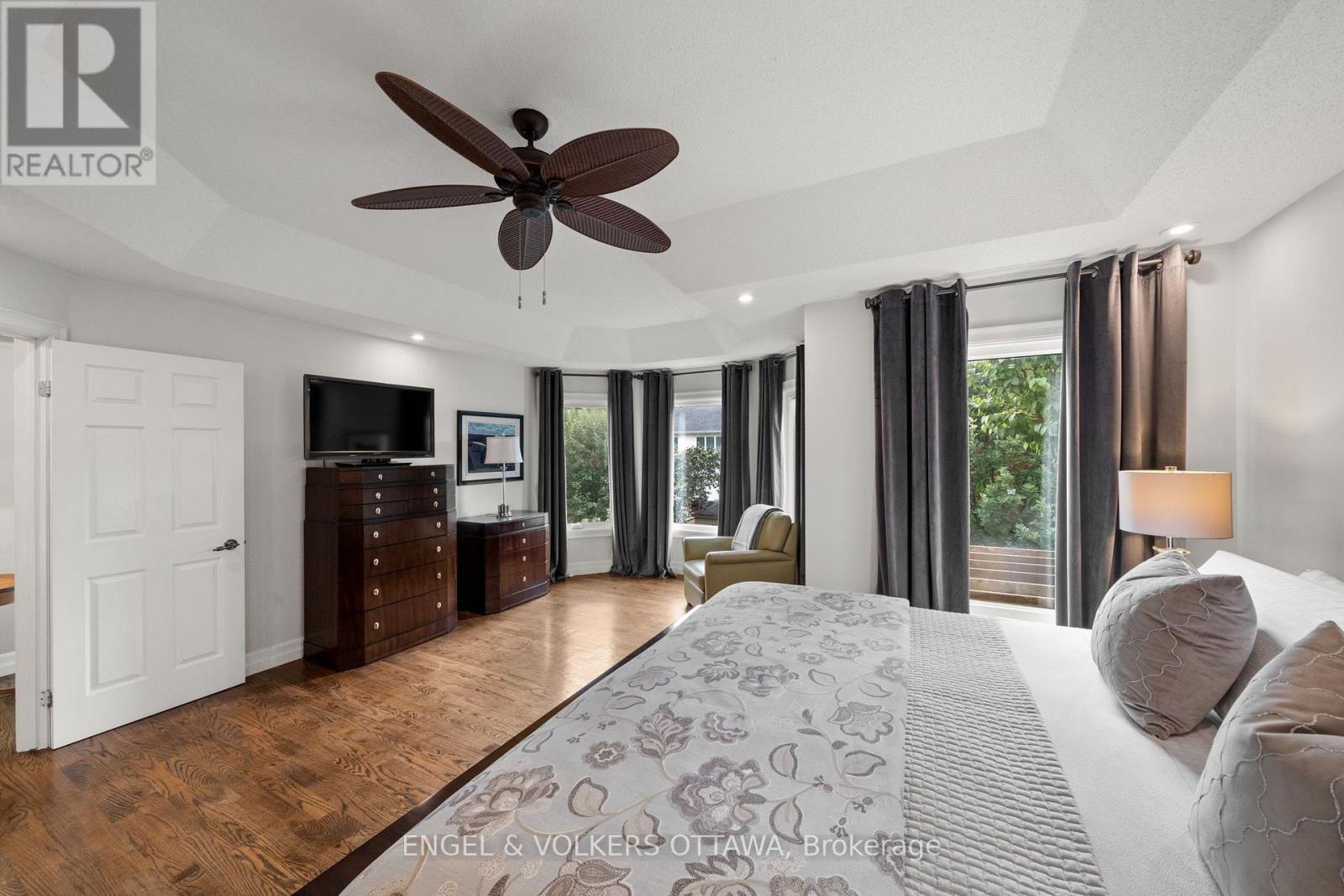 18 PONDHOLLOW WAY - Image 22