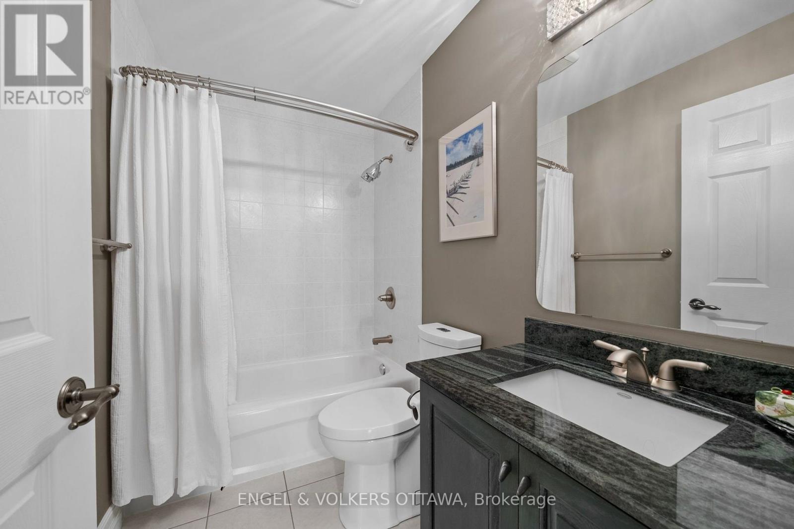 18 PONDHOLLOW WAY - 32