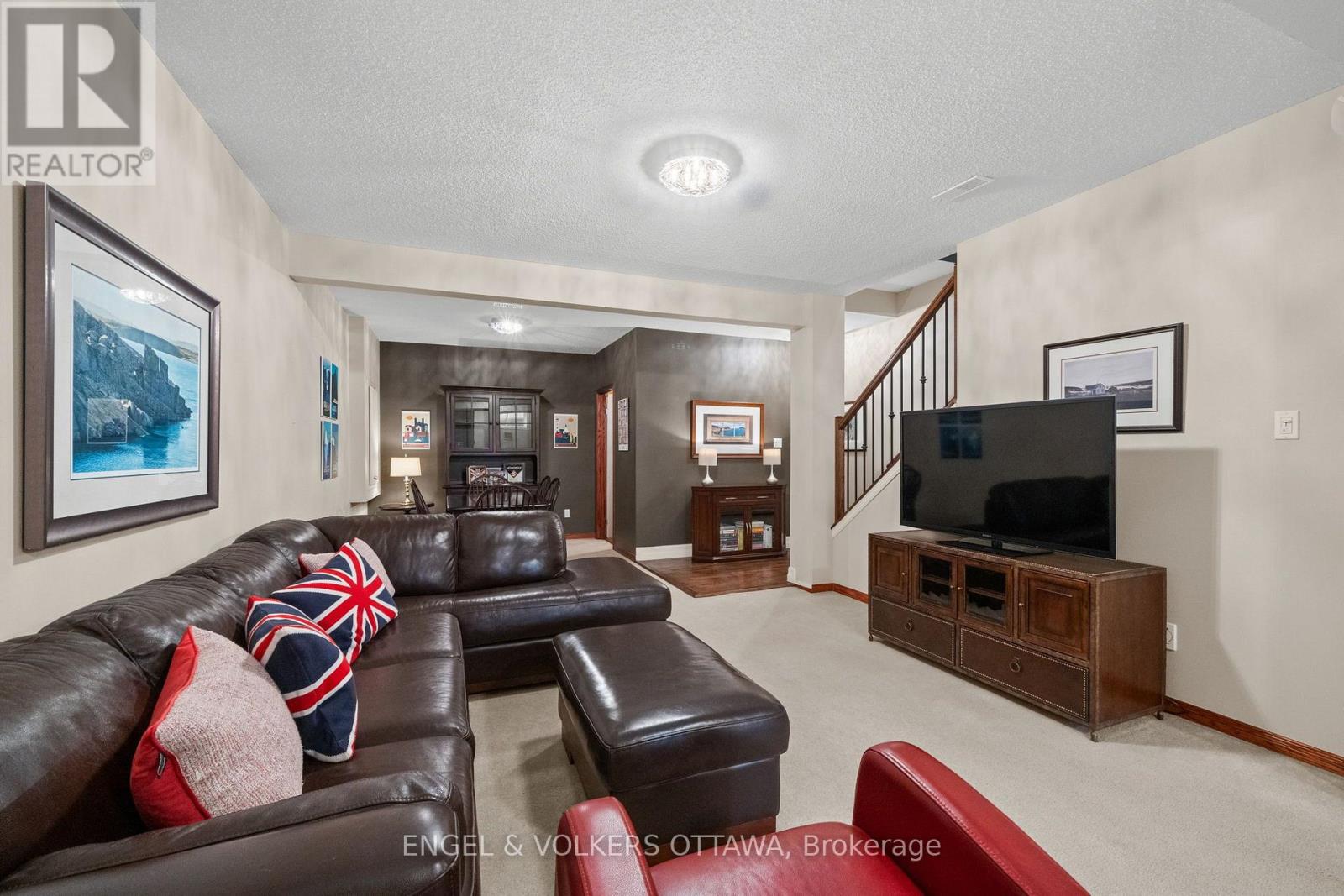 18 PONDHOLLOW WAY - Image 33