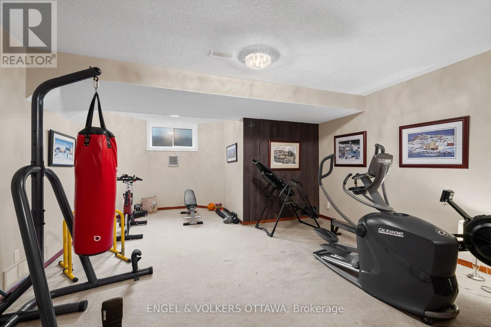18 PONDHOLLOW WAY - 36