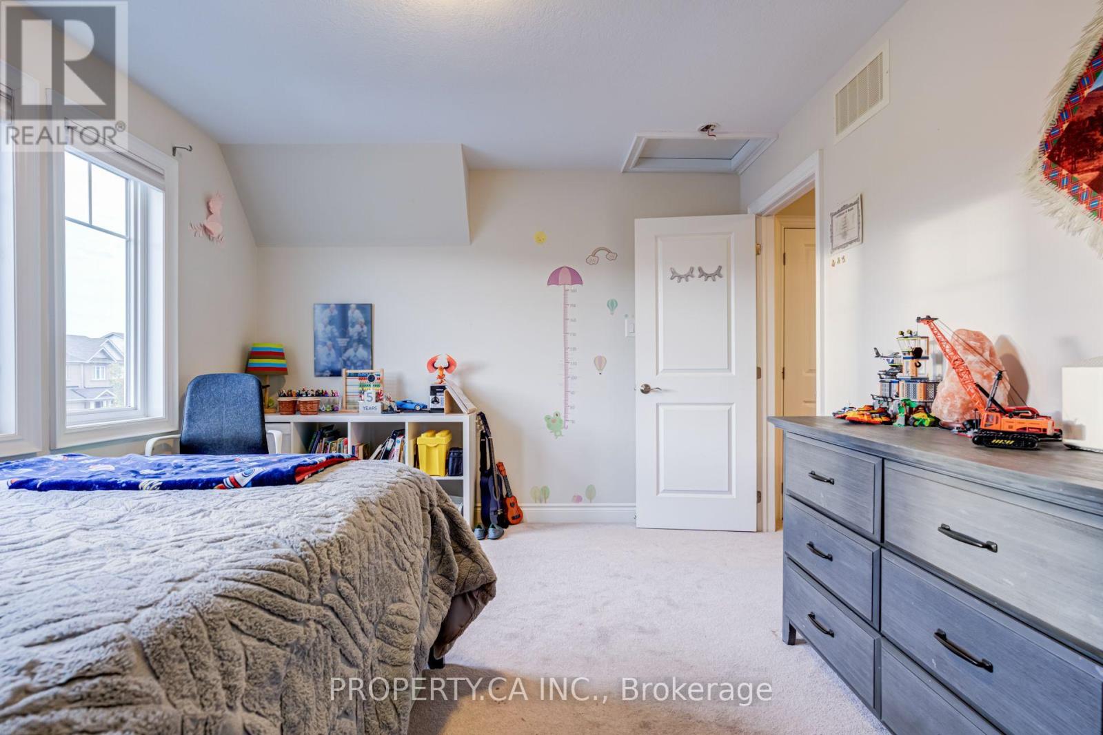 17 JONES STREET - 24
