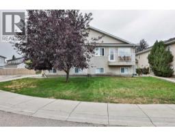47 Highlands Place W - photo 1