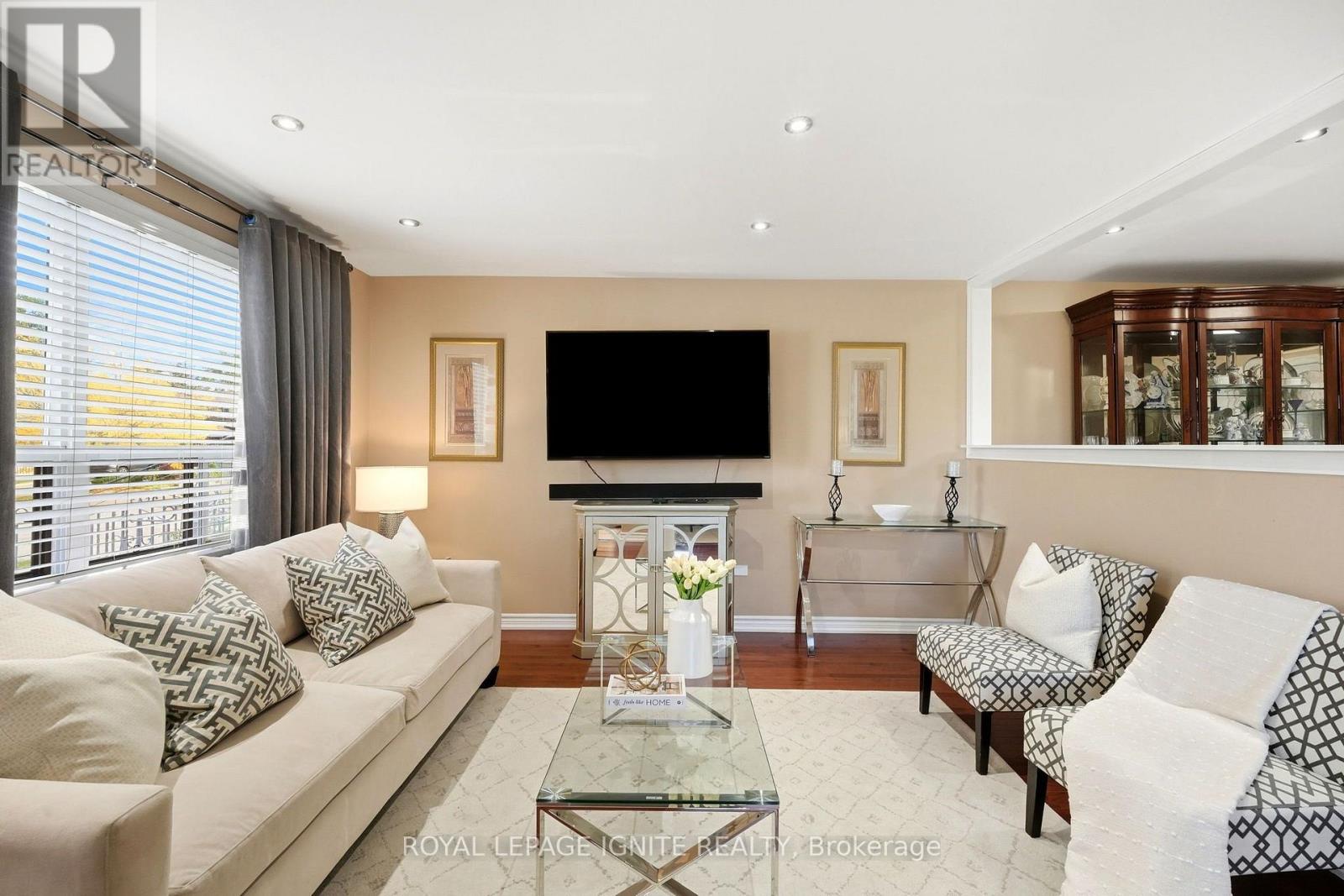 4 Buttercup Court, Toronto, ON photo 4