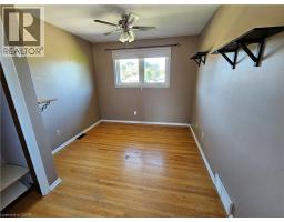 Living room - 8 Coventry Drive, Kitchener, ON N2A1N3 Photo 6