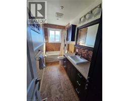 3pc Bathroom - 8 Coventry Drive, Kitchener, ON N2A1N3 Photo 9