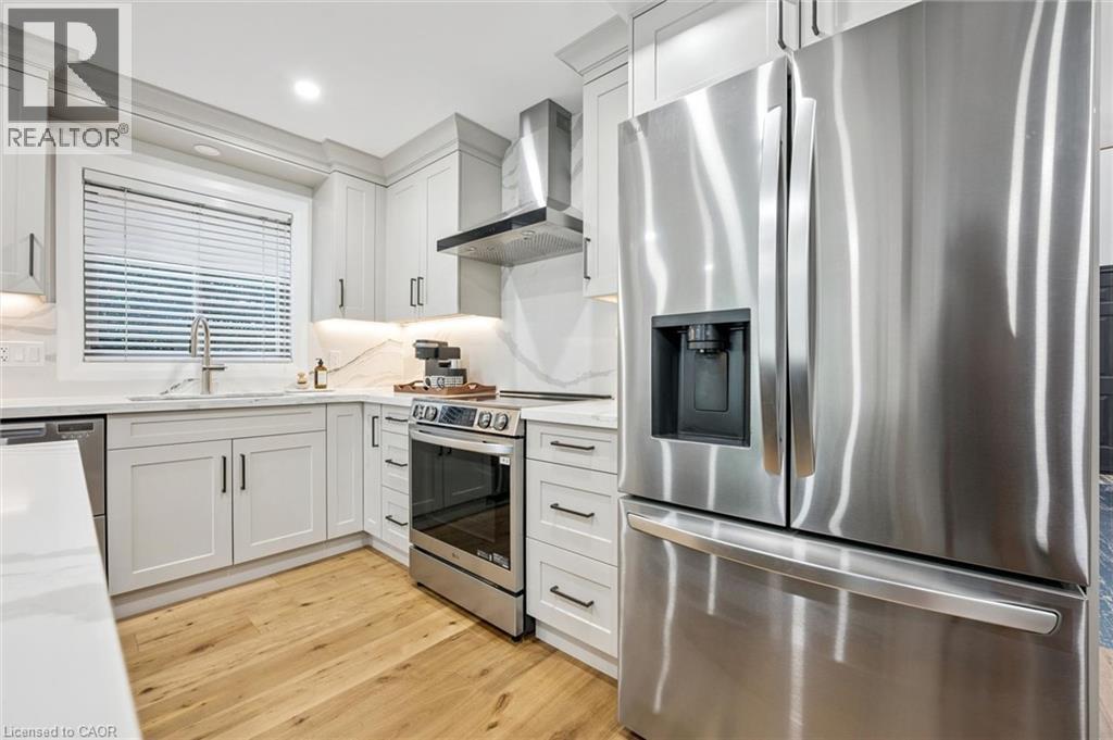 1261 STEPHENSON Drive - Image 12