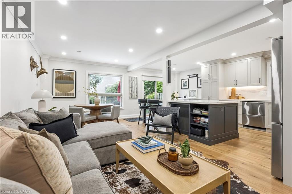 1261 STEPHENSON Drive - Image 9