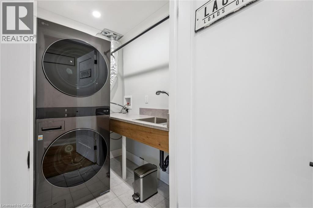 1261 STEPHENSON Drive - Image 32