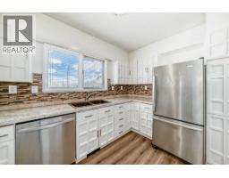Living room - 2 Nichols Crescent, Red Deer, AB T4P1P6 Photo 7