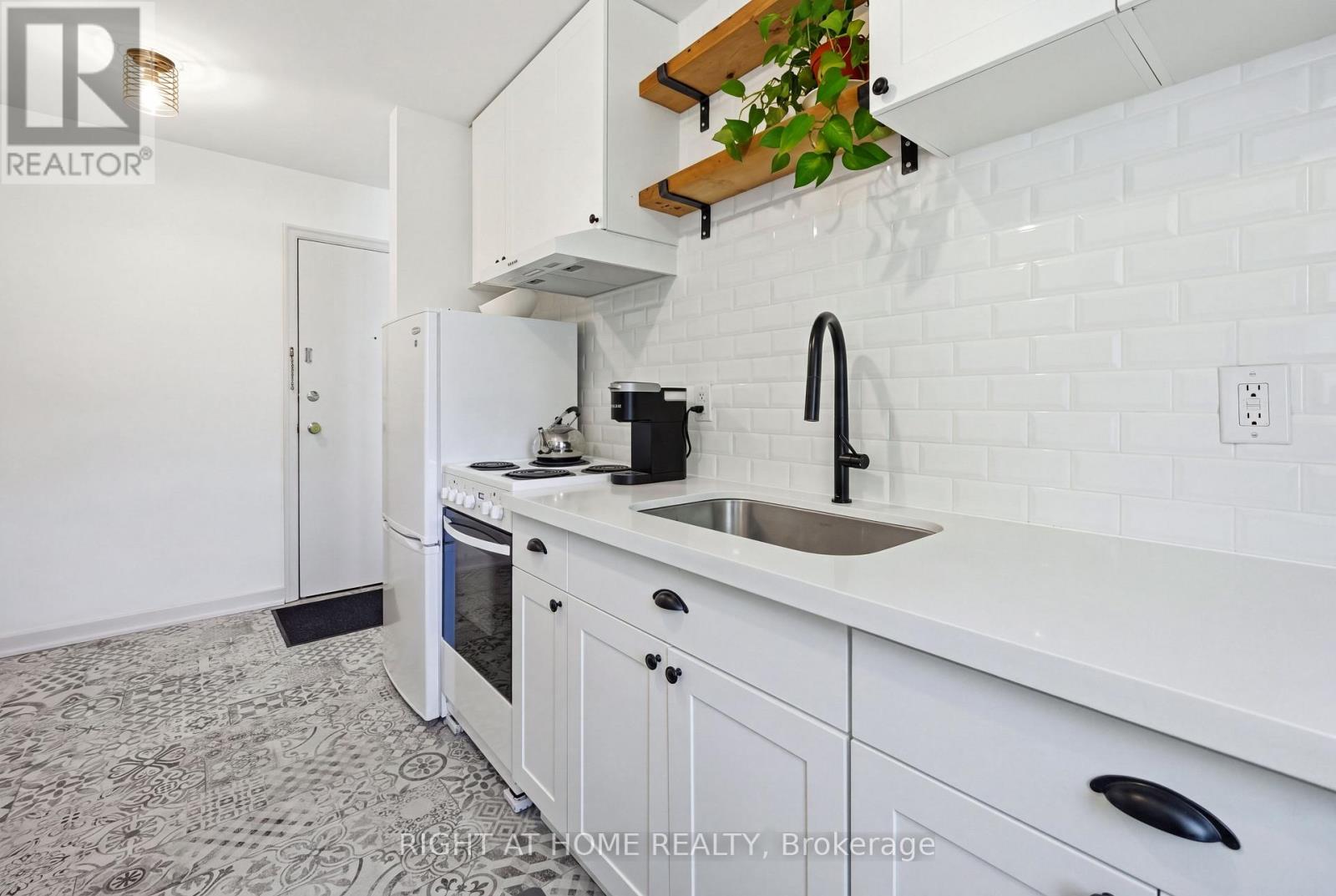 #28 137 EMERALD STREET S - 6