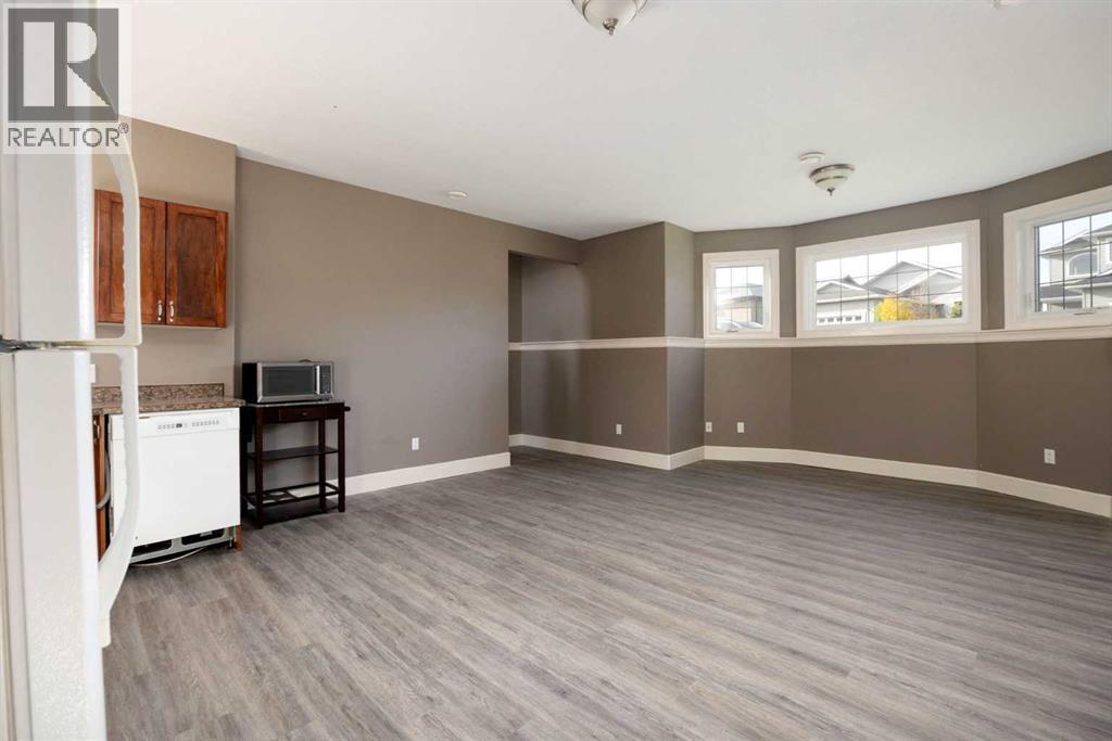 156 Paris Crescent - Image 18