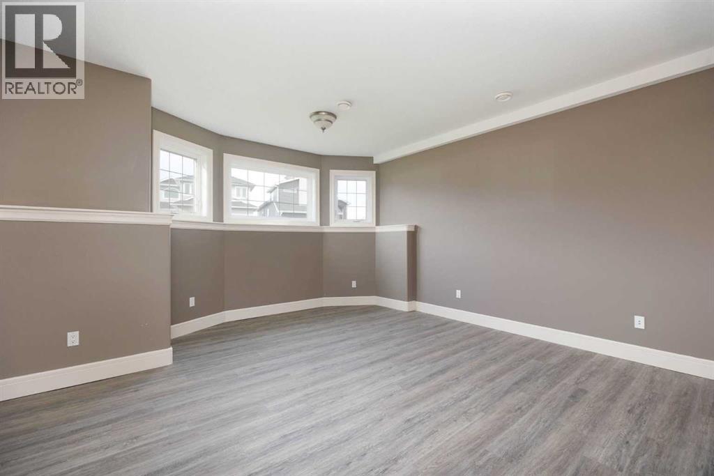 156 Paris Crescent - Image 19