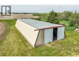 Sunroom - 46218 Rr 203, Rural Camrose County, AB T4V1X4 Photo 12