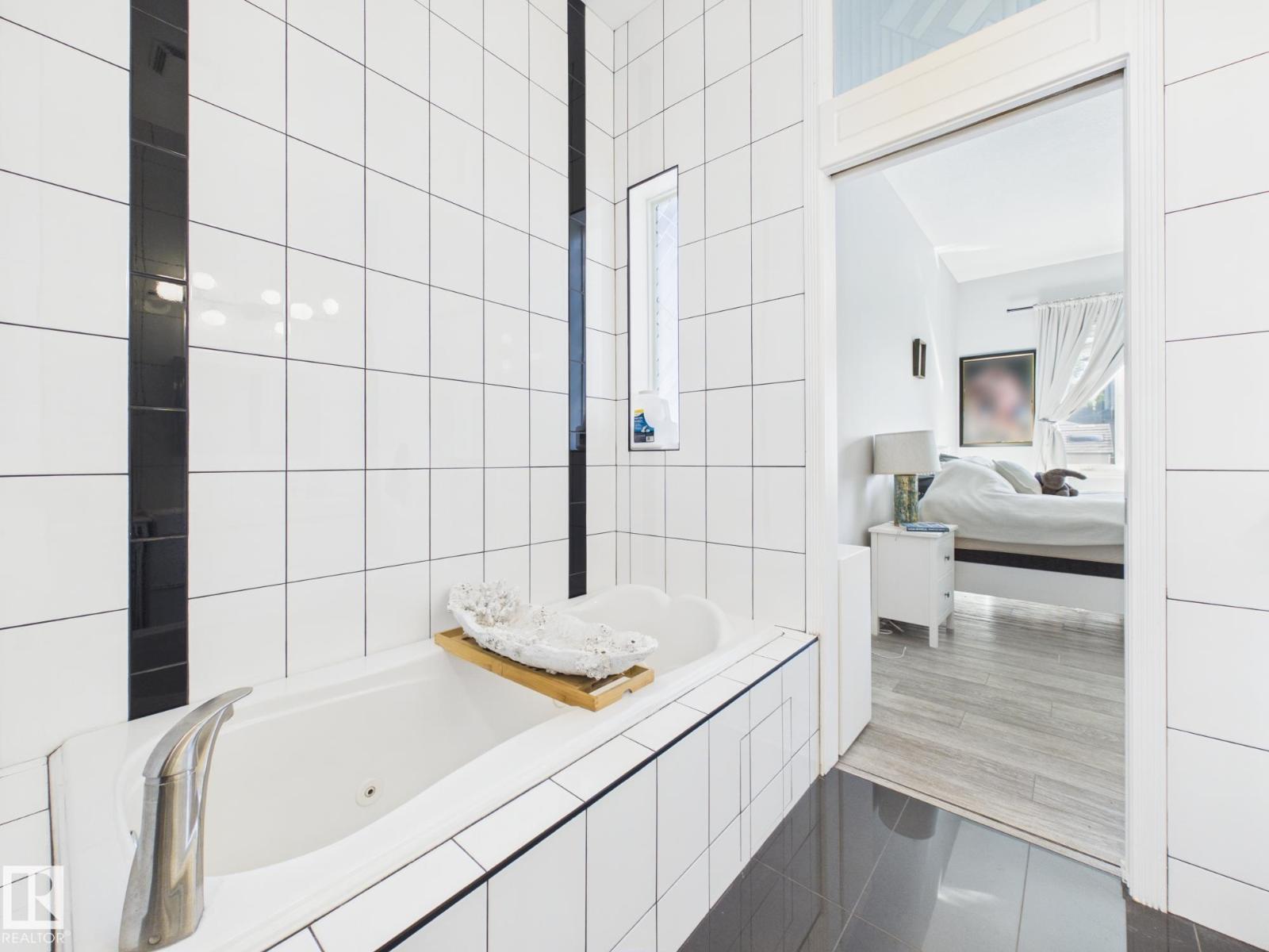 14815 16 ST NW - 31