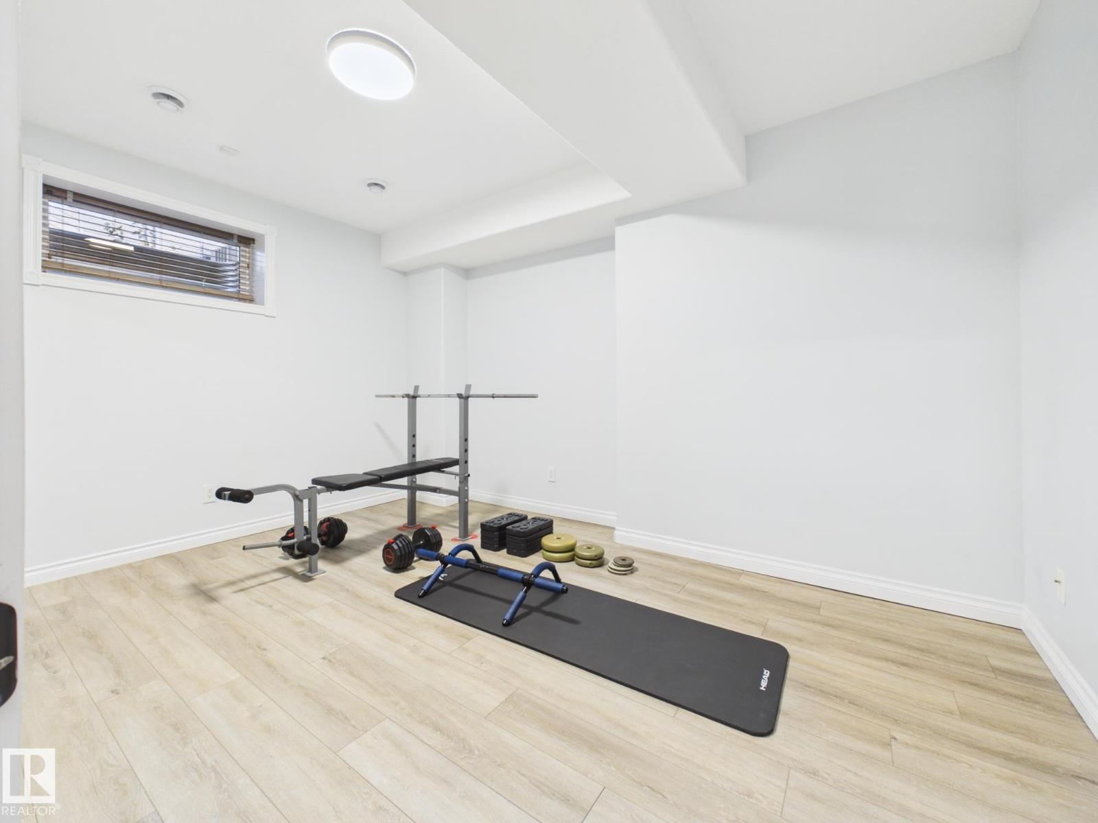 14815 16 ST NW - 44
