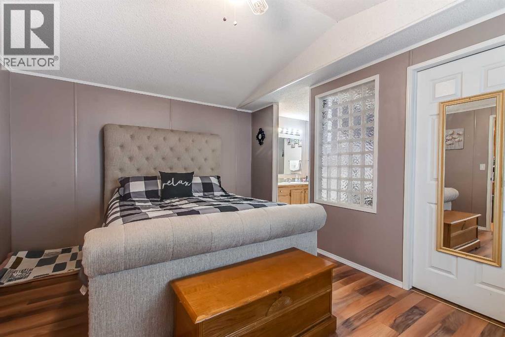 236, 4000 13 Avenue SE - 27