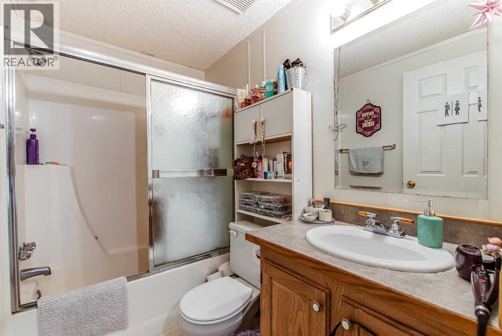 236, 4000 13 Avenue SE - 34