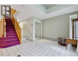 529 18 Avenue NW - photo 4