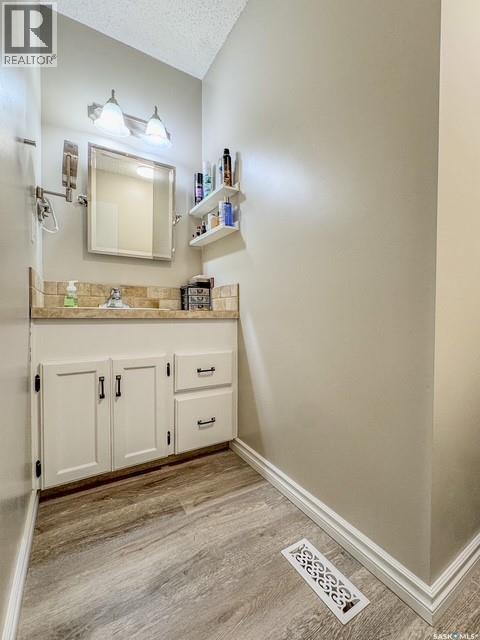 31 Burke CRESCENT - 16