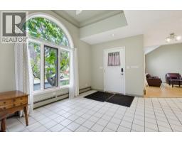 529 18 Avenue NW - photo 3