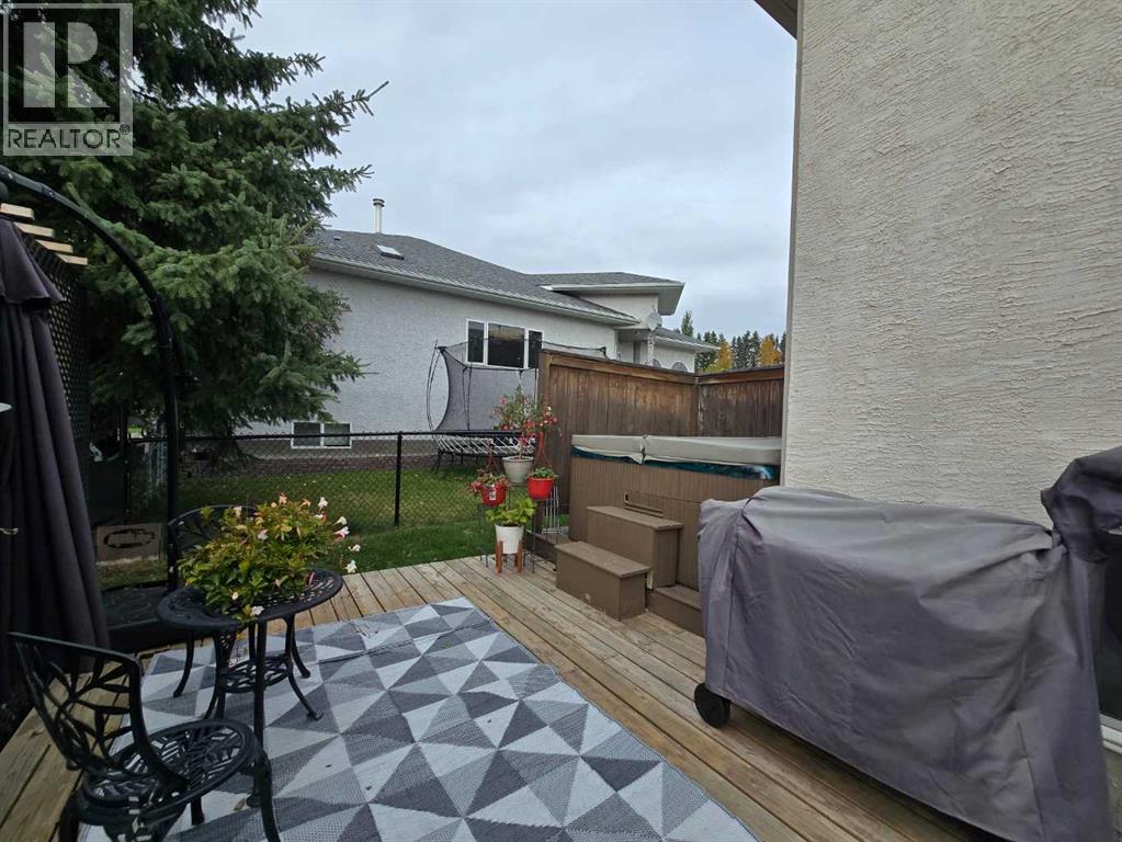 5501 17 Avenue - 27