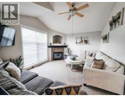 Primary Bedroom - 5501 17 Avenue, Edson, AB T7E1X1 Photo 9