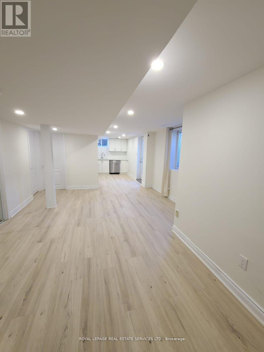 5245 Alicante Street — photo 10