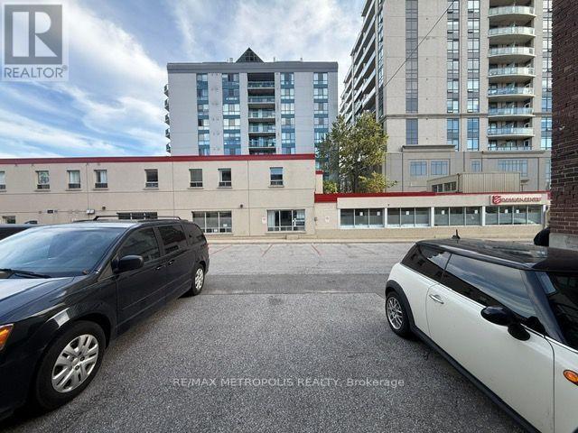 15 Dunlop Street, Barrie photo 12