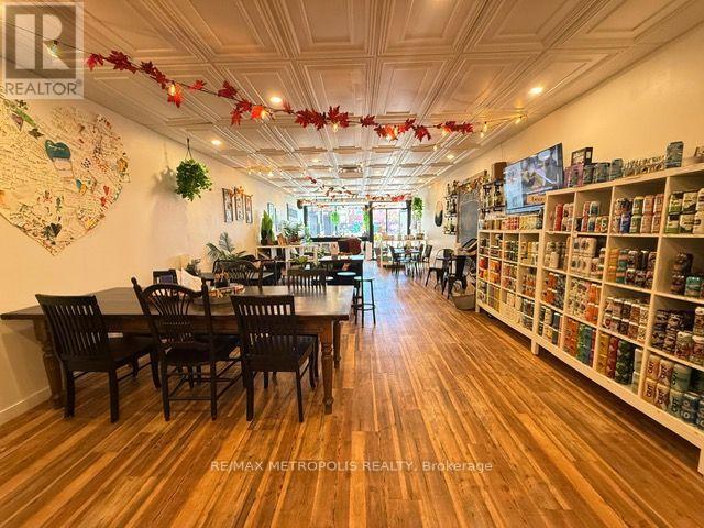 15 Dunlop Street, Barrie photo 4