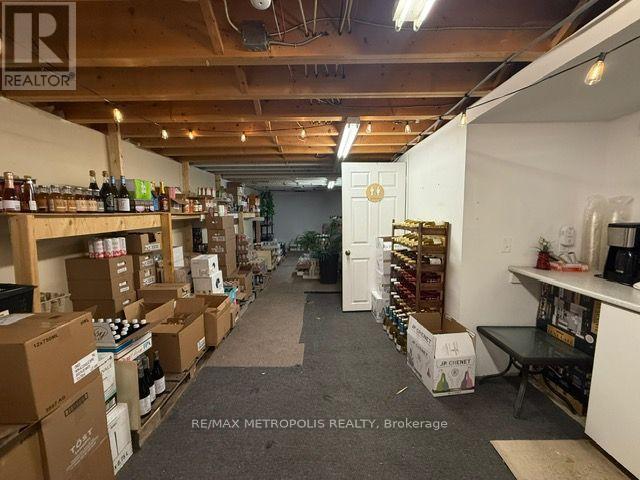 15 Dunlop Street, Barrie photo 8