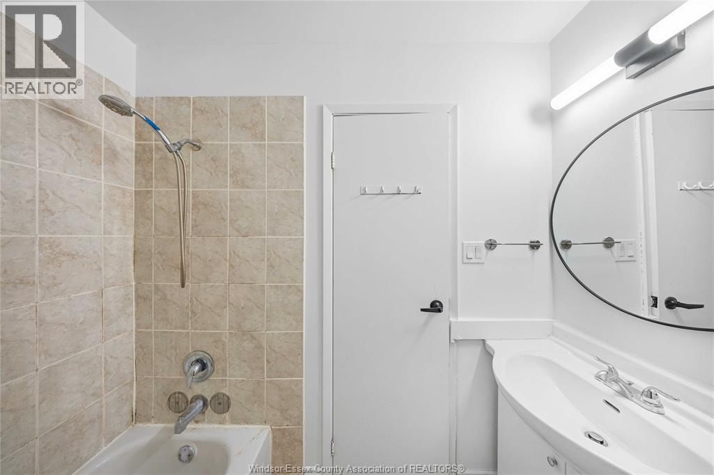 1341 Arncliffe Pl — photo 26