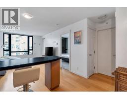 1001 751 Fairfield Rd, Victoria, BC V8W4A4 Photo 13