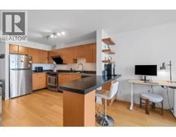 1001 751 Fairfield Rd, Victoria, BC V8W4A4 Photo 9
