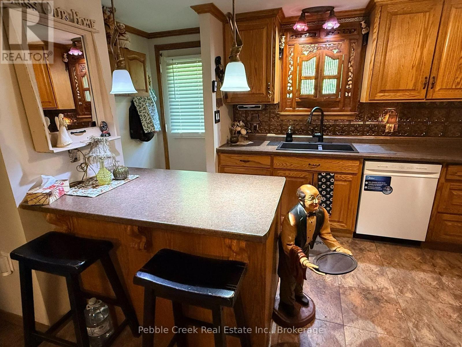 6 GARDEN ROAD - Image 8