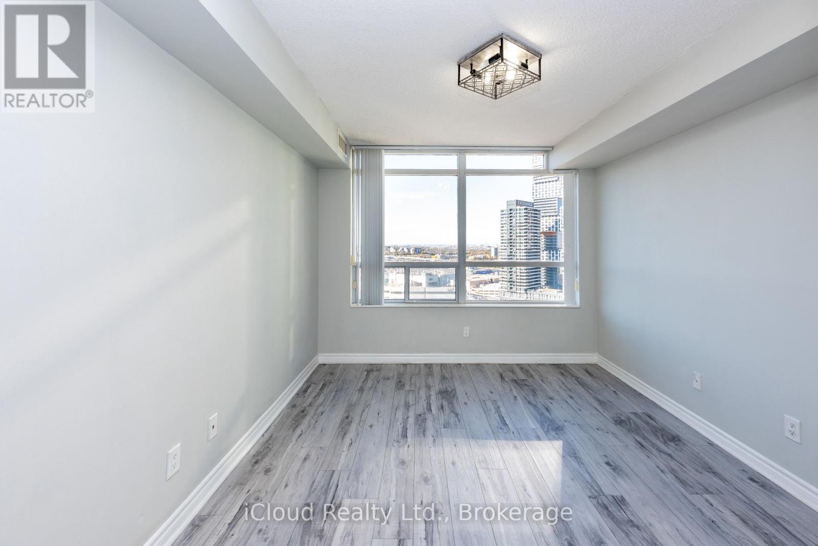 #2521 3888 DUKE OF YORK BOULEVARD - 27