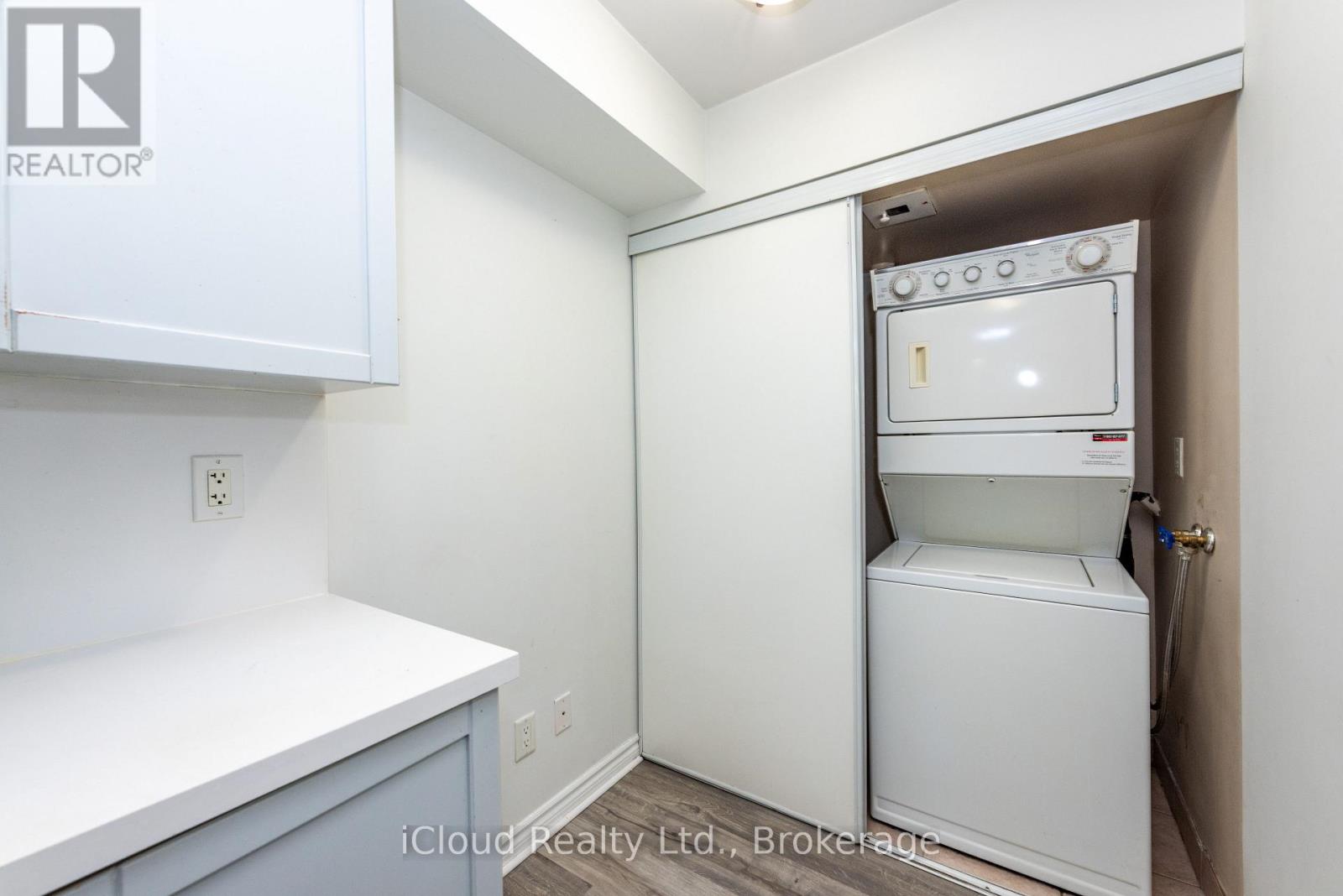 #2521 3888 DUKE OF YORK BOULEVARD - 36